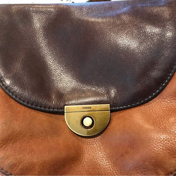 Fossil Crossbody Bag- Leather w/ Fossil Bag - Picture 6 of 8